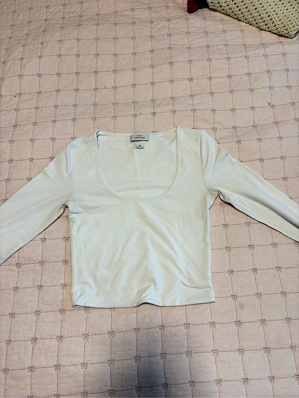 Babaton Contour Scoopneck Longsleeve in White XS
